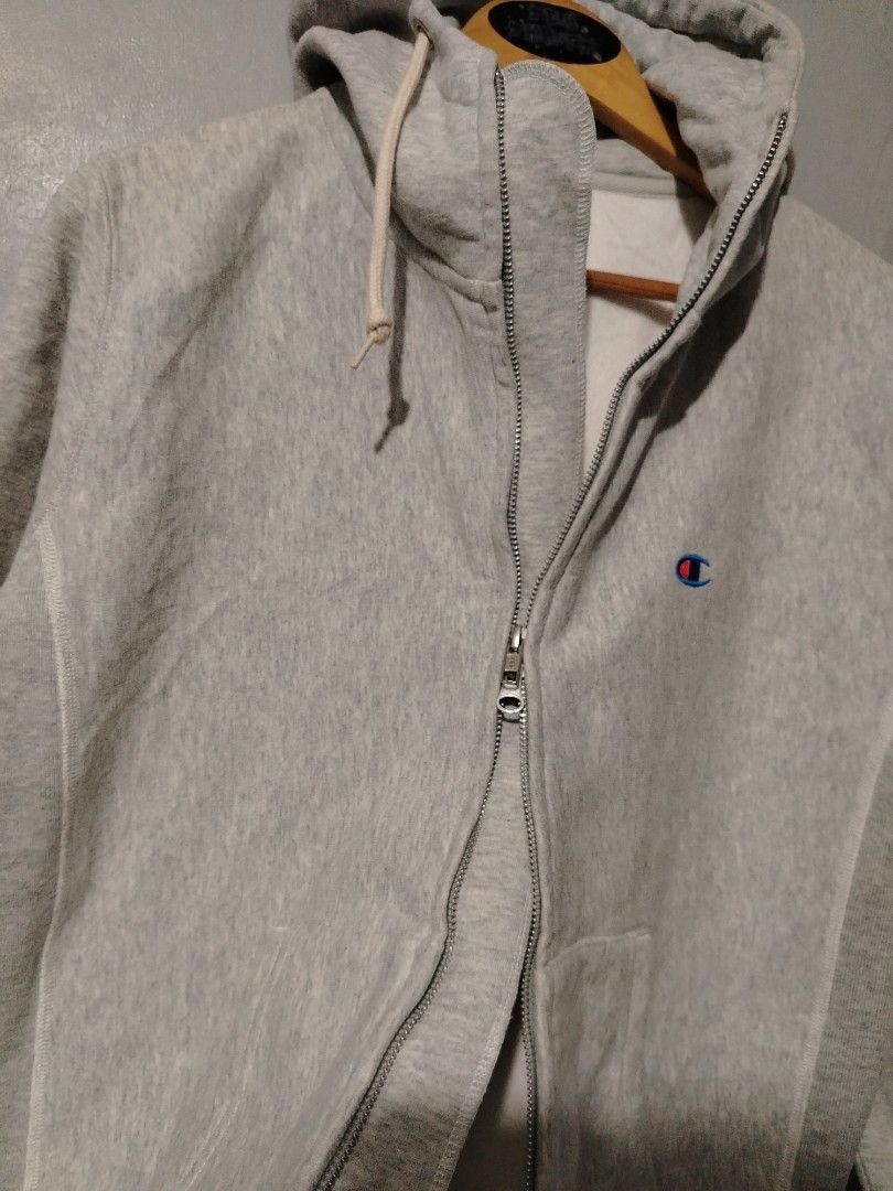 Champion Reverse Weave Storm Shell Full-Zip Hoodie (Category: Coats, Jackets and Outerwear) located in Bocaue. Submitted by adrianberi35876 (Listing ID 1469095850, Image 3). Description: Champion Reverse Weave Storm Shell Full-Zip Hoodie Width:20.3 Length:25.8 Like new Condition No issue 📩 📩 📩 📍 Bocaue,Bulacan.