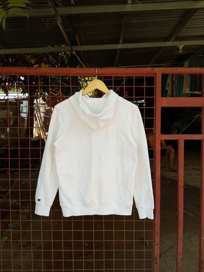 Champion script logo Hoodie (Category: Coats, Jackets and Outerwear) located in Manila. Submitted by adinsthrift (Listing ID 1468998027, Image 2). Description: Champion script logo Hoodie SIZE- M L-23.5 W-18 10/10 CONDI 10/10 COLOR RATE NO ISSUE!.