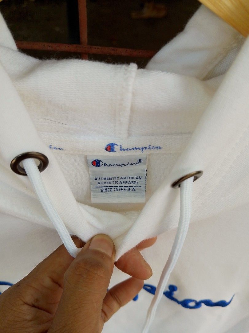 Champion script logo Hoodie (Category: Coats, Jackets and Outerwear) located in Manila. Submitted by adinsthrift (Listing ID 1468998027, Image 3). Description: Champion script logo Hoodie SIZE- M L-23.5 W-18 10/10 CONDI 10/10 COLOR RATE NO ISSUE!.