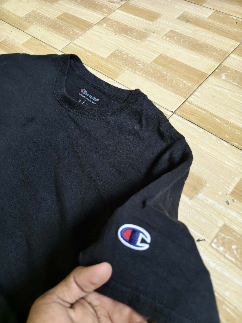 Champion shirt (Category: Tshirts & Polo Shirts ) located in Malita. Submitted by thrift_john (Listing ID 1469061993, Image 3). Description: ‎◾️Dimes: 21,30 / L ‎◾️Condition: excellent ‎◾️Issue: none ‎◾️Color rate: 10/10.