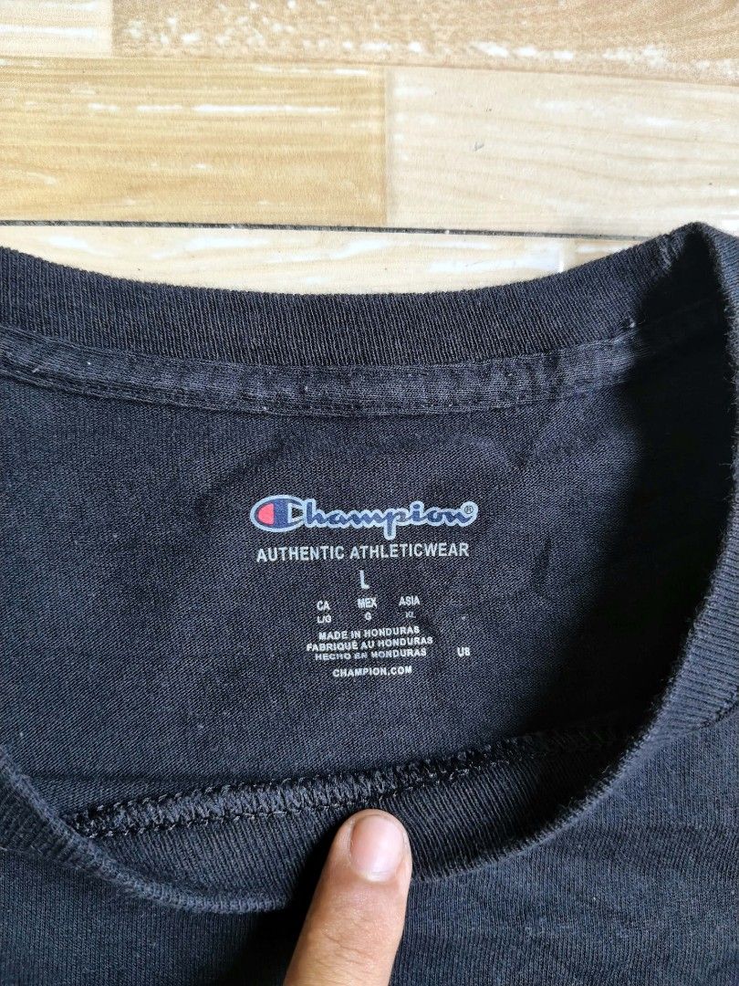 Champion shirt (Category: Tshirts & Polo Shirts ) located in Malita. Submitted by thrift_john (Listing ID 1469061993, Image 2). Description: ‎◾️Dimes: 21,30 / L ‎◾️Condition: excellent ‎◾️Issue: none ‎◾️Color rate: 10/10.