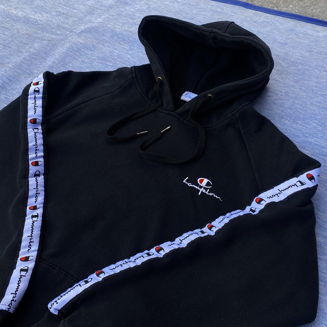 CHAMPION STRIPE C LOGO HOODIE (Category: Hoodies) located in Angeles City. Submitted by stephen52790 (Listing ID 1469057446, Image 2). Description: 🟥CHAMPION STRIPE C LOGO HOODIE (INCH) Size: L Width: 22.5 Length: 27 •Good/Excellent condition •Heavy cotton •Embroid logos •Color rate: 9/10 •Issue: Minimal lints Price: 350PHP.