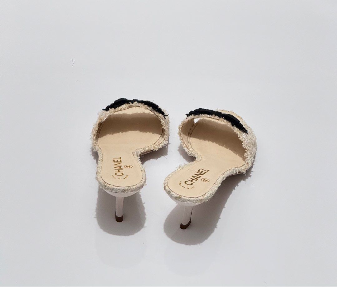 Chanel (Category: Heels) located in Quezon City. Submitted by byuklph (Listing ID 1469119987, Image 3). Description: Auth💯size39.5 Excellent condition no inclusion .