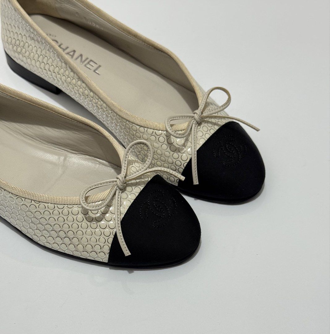 Chanel ballet (Category: Flats & Sandals) located in Quezon City. Submitted by byuklph (Listing ID 1469119606, Image 3). Description: Auth💯size39/26cm Excellent condition No inclusion .