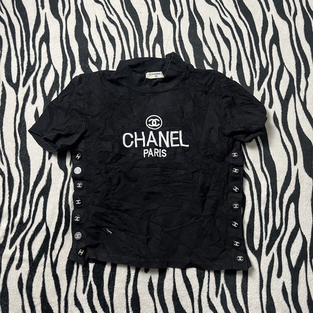 CHANEL CROP TOP (Category: Luxury Apparel) located in Manila. Submitted by royaldripmanila (Listing ID 1469086187, Image 1). Description: No issue W17 L18.