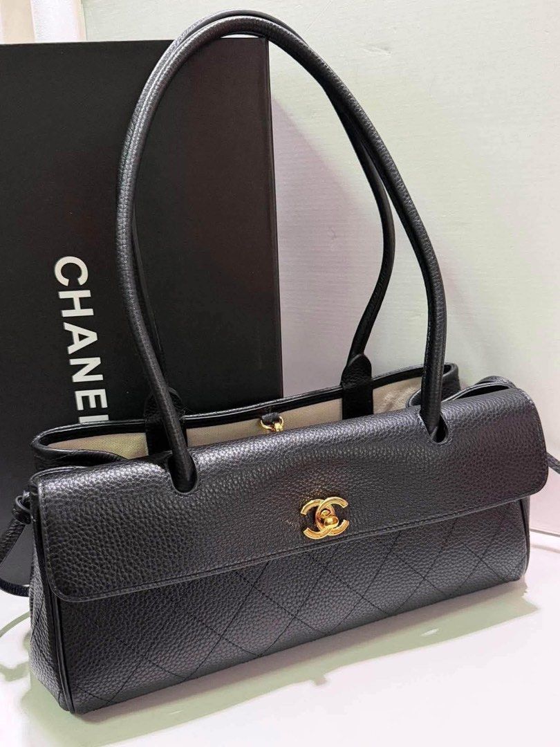 Chanel eastwest (Category: Luxury Bags & Wallets) located in Paranaque City. Submitted by kgmgiftedph20 (Listing ID 1468955021, Image 1). Description: .