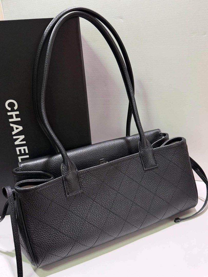 Chanel eastwest (Category: Luxury Bags & Wallets) located in Paranaque City. Submitted by kgmgiftedph20 (Listing ID 1468955021, Image 2). Description: .