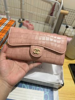 (Category: ) located in . Submitted by amayscollections2 (Listing ID 1468930469, Image 1). Description: .
