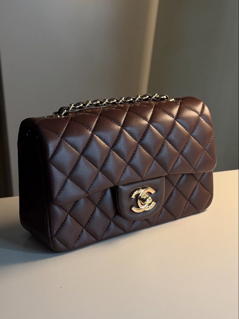 Chanel mini rectangle (Category: Cross-body Bags) located in San Pedro. Submitted by happyfindsss (Listing ID 1469071455, Image 1). Description: •chocolate color 🤎 •mini rectangle •lambskin •dm for more details .