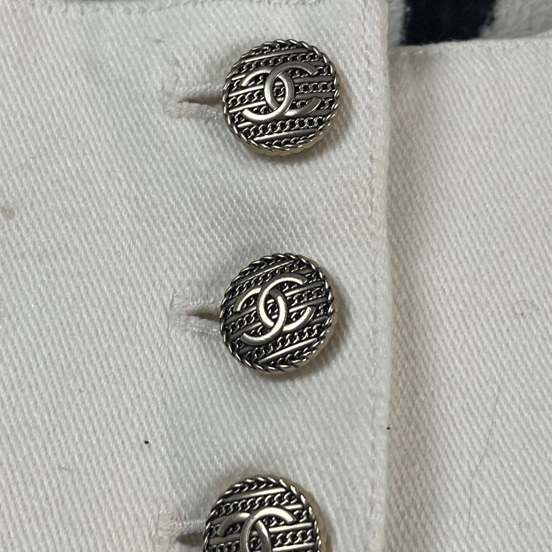 Chanel short (Category: Luxury Apparel) located in Manila. Submitted by royaldripmanila (Listing ID 1468930465, Image 3). Description: Need wash only W26-28 L14.
