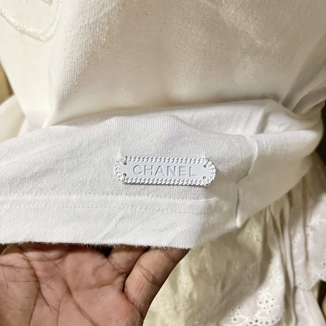CHANEL WITH PLANT EMBROID DESIGN (Category: Shirts) located in Cabadbaran. Submitted by reylandx (Listing ID 1469025766, Image 3). Description: Dimes: 19x23 Size: Small No issue Color rate: 9.8/10 Excellent cond. .
