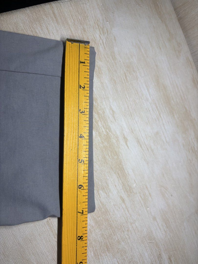 CHAPS PERFORMANCE SLIM STRAIGHT PANTS (Category: Trousers) located in Cabuyao City. Submitted by pormanation-thrift-store (Listing ID 1468938870, Image 3). Description: CHAPS PERFORMANCE SLIM STRAIGHT PANTS Condition: LIKE NEW Color rate: 10/10 (PWEDE SA MASELAN) Size: 32 Dimes: 34”Wx39”L Issue: NONE✅ Price: 950.