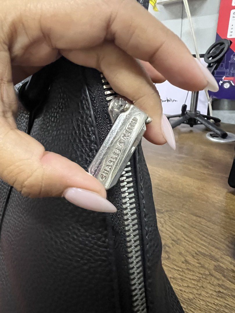 Charles & Keith (Category: Purses & Pouches) located in Cagayan de Oro. Submitted by chandythegreat (Listing ID 1468946227, Image 3). Description: super ganda ng material leather na leather po issue sa handle lang na rubberlining not obvious.