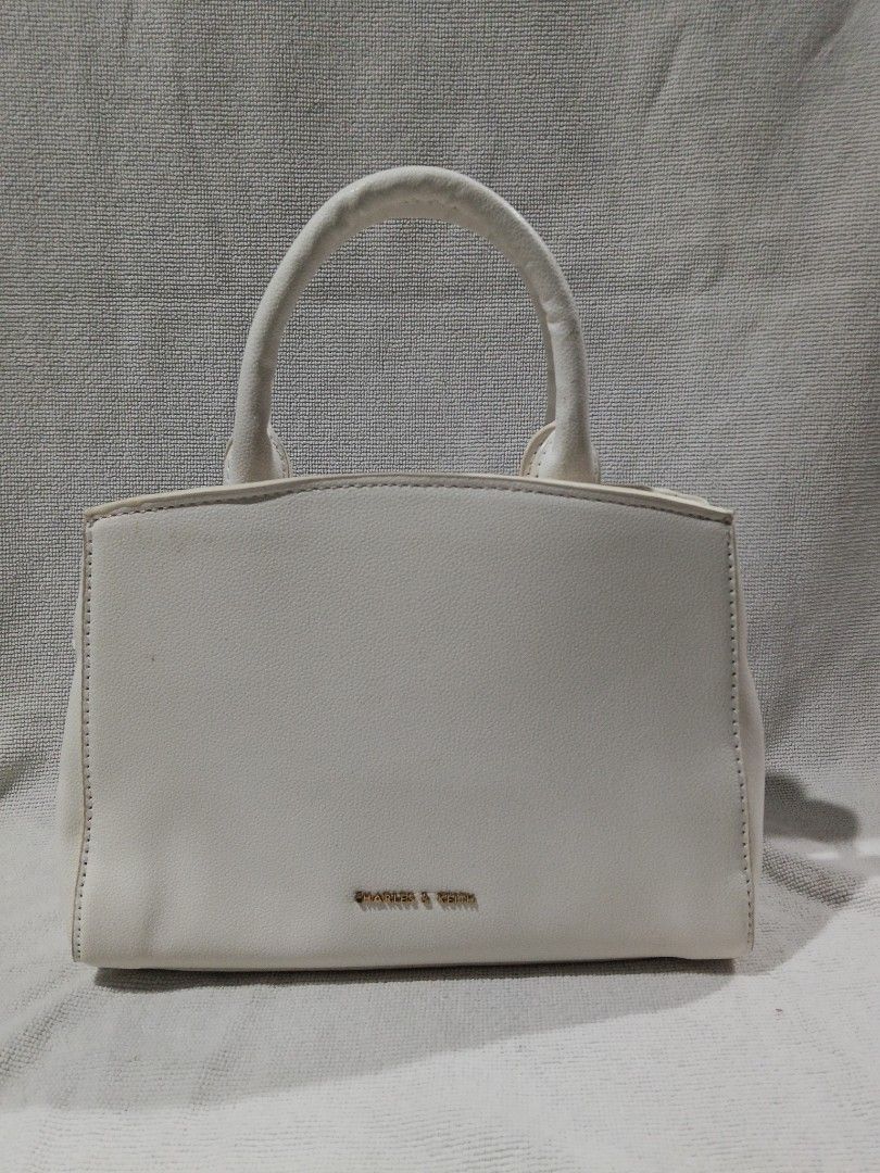 CHARLES & KEITH (Category: Luxury Bags & Wallets) located in Manila. Submitted by pagodnicole50491 (Listing ID 1469095716, Image 2). Description: .
