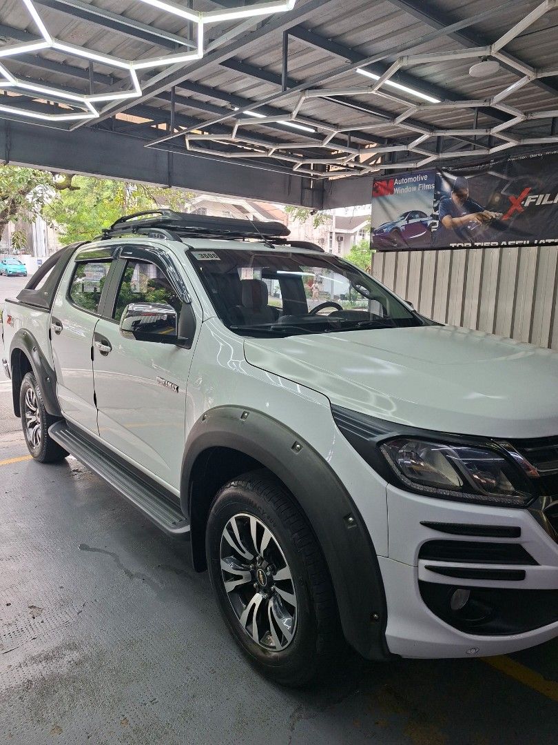 Chevrolet Colorado Z71 4x4 Auto (Category: Used Cars) located in San Mateo. Submitted by watchhouseph (Listing ID 1468959421, Image 2). Description: Up for sale: 2017 Chevrolet Colorado Z71 4x4 - Registered First Owner/Seller - Complete Documents - 2.8 - Automatic - Newly Pms - Newly Rustproofed - Michelin Tyres - Carry Boy Roof Rack, Roll Bar, Roller Lid - Wrap Around 3m Tint - Tuesday Coding - 72,xxx Odometer - Guaranteed not flooded - No Histo