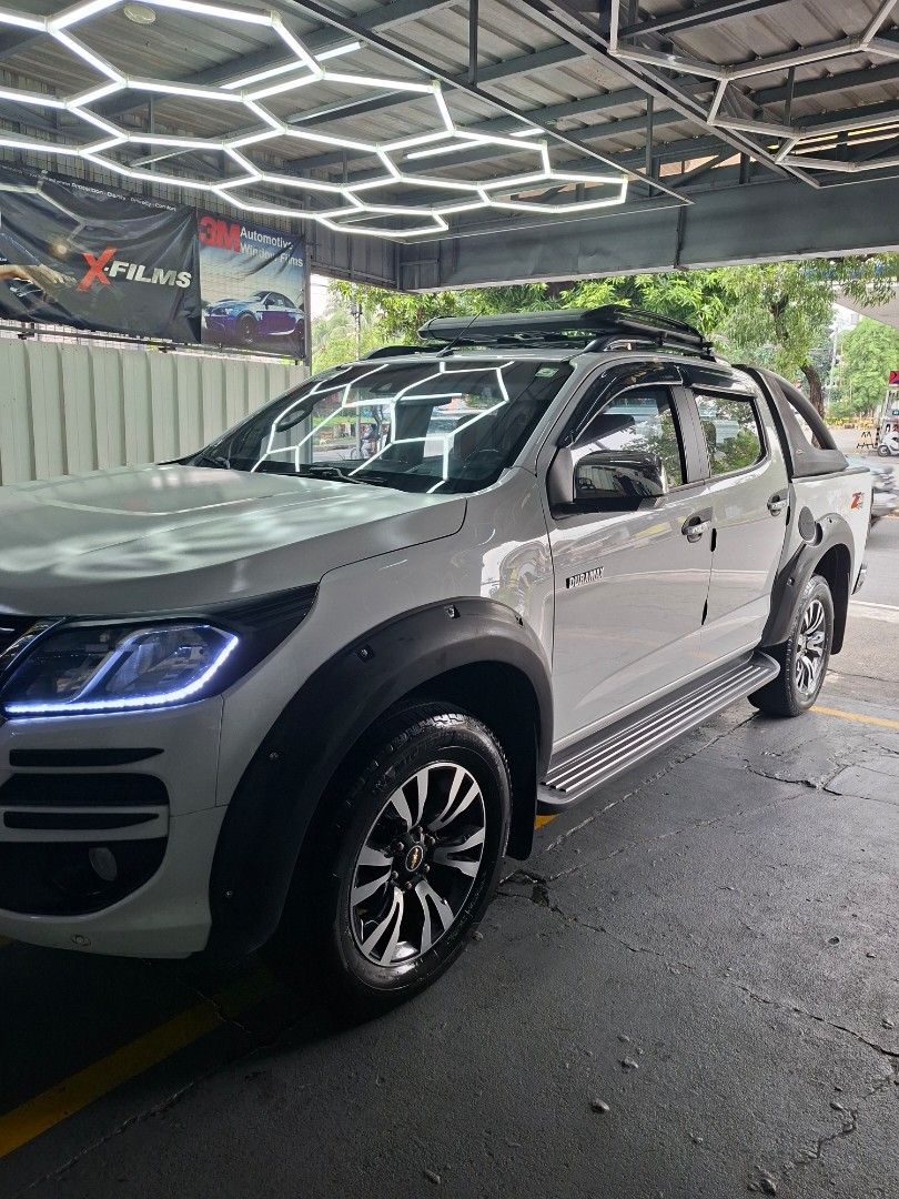 Chevrolet Colorado Z71 4x4 Auto (Category: Used Cars) located in San Mateo. Submitted by watchhouseph (Listing ID 1468959421, Image 3). Description: Up for sale: 2017 Chevrolet Colorado Z71 4x4 - Registered First Owner/Seller - Complete Documents - 2.8 - Automatic - Newly Pms - Newly Rustproofed - Michelin Tyres - Carry Boy Roof Rack, Roll Bar, Roller Lid - Wrap Around 3m Tint - Tuesday Coding - 72,xxx Odometer - Guaranteed not flooded - No Histo