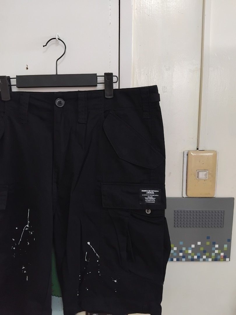 Chocoolate HK Paint Splatter Cargo Work Shorts (Category: Shorts) located in Pasig City. Submitted by hustlexcurate (Listing ID 1469002068, Image 3). Description: Chocoolate HK Paint Splatter Work Shorts Size LARGE Dimensions; Waist: 32 inches Lenght: 21 inches.