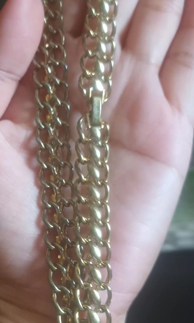 Choker Necklace (Category: Other Accessories) located in Davao. Submitted by sakura_finds (Listing ID 1468933309, Image 2). Description: .