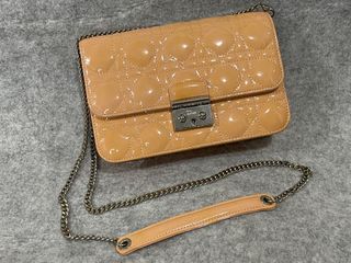 (Category: ) located in . Submitted by thriftingoverload (Listing ID 1469034744, Image 1). Description: .