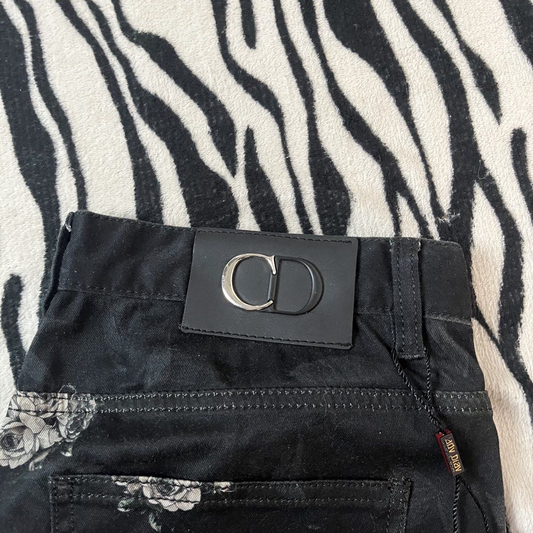 Christian dior floral pants (Category: Jeans) located in Manila. Submitted by royaldripmanila (Listing ID 1468930996, Image 2). Description: No issue W32 L40.