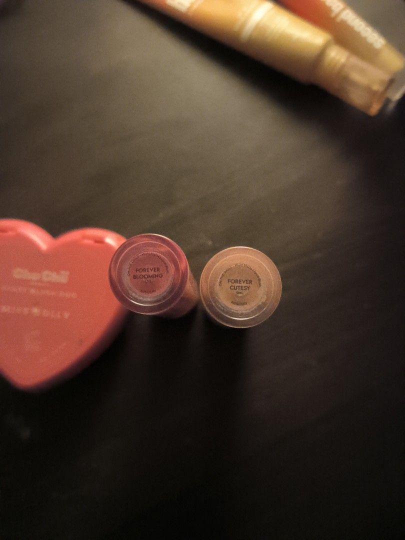 Chuchu Beauty and Vice Co Multi Matte Liquid Blush (Category: Makeup) located in Manila. Submitted by aeri.declutter (Listing ID 1469151957, Image 3). Description: - chuchu beauty in miss dolly - vice co multi matte liquid blush in forever blooming and forever cutesy - im not into pinks anymore.