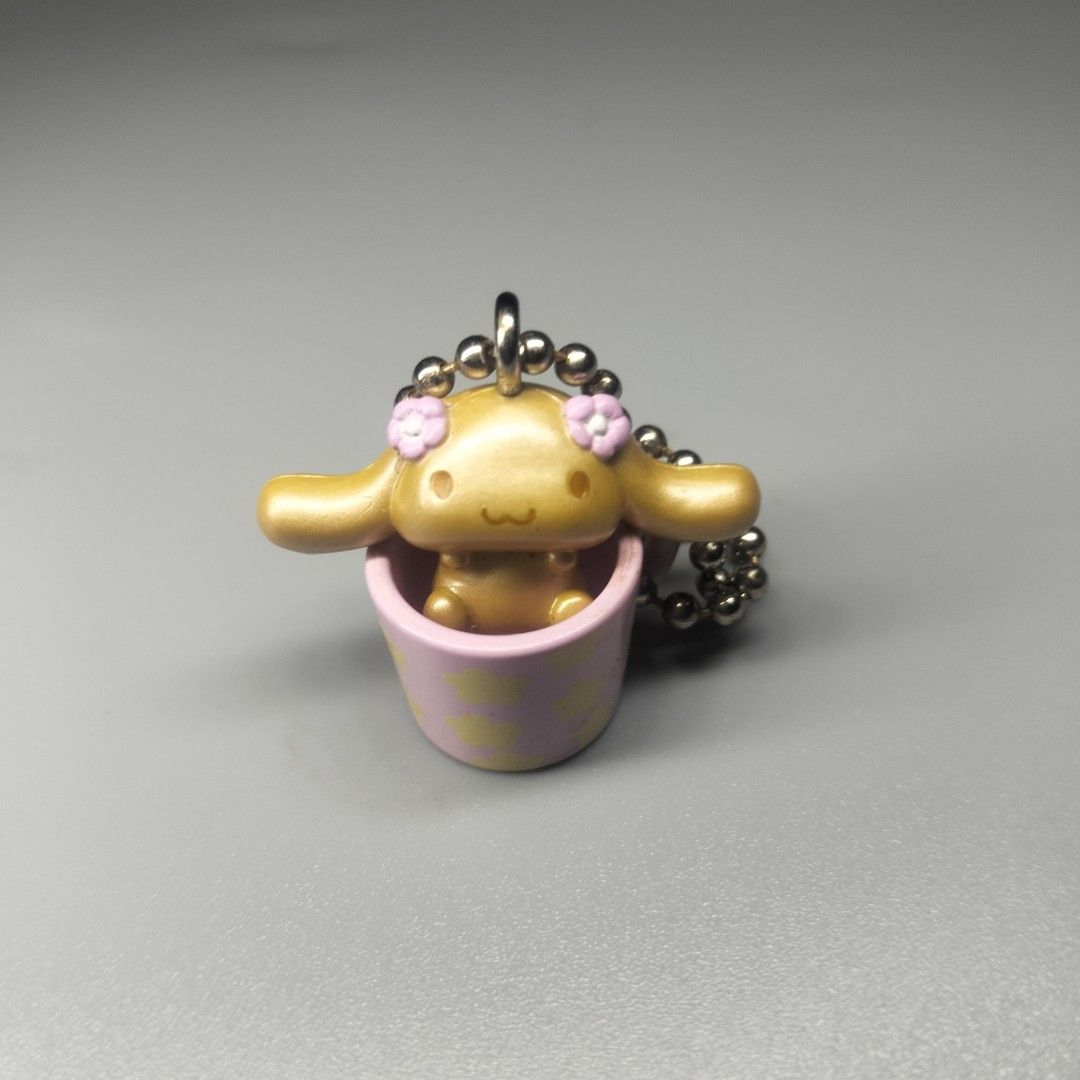 CINNA MOCHA 2005 MINI KEYCHAIN (Category: Vintage Collectibles) located in Manila. Submitted by ramiafern (Listing ID 1468940502, Image 3). Description: COLLECTIBLE MOCHA • Comes with metal ball chain • May konting dirt/stains due to age • Vintage/pre-loved condition • Please manage expectations, may signs of age/use.