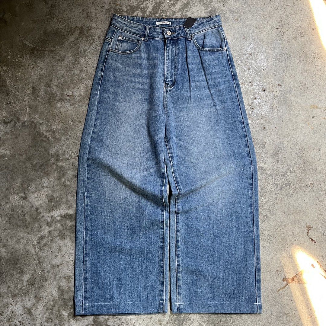 Classical Elf (Category: Jeans) located in Masai. Submitted by fuckinreseller (Listing ID 1469033160, Image 1). Description: (8/10) W30 L38.5 OL10.5.