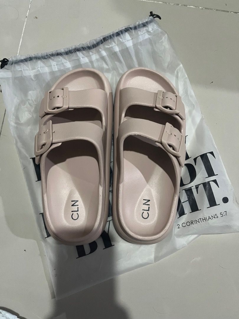 CLN Ballard Slides (Latte) EUR 36 (Category: Flats & Sandals) located in Caloocan City. Submitted by lheiyaaa (Listing ID 1469087491, Image 2). Description: Brandnew never been use. RFS: Malaki po sa paa ko. .