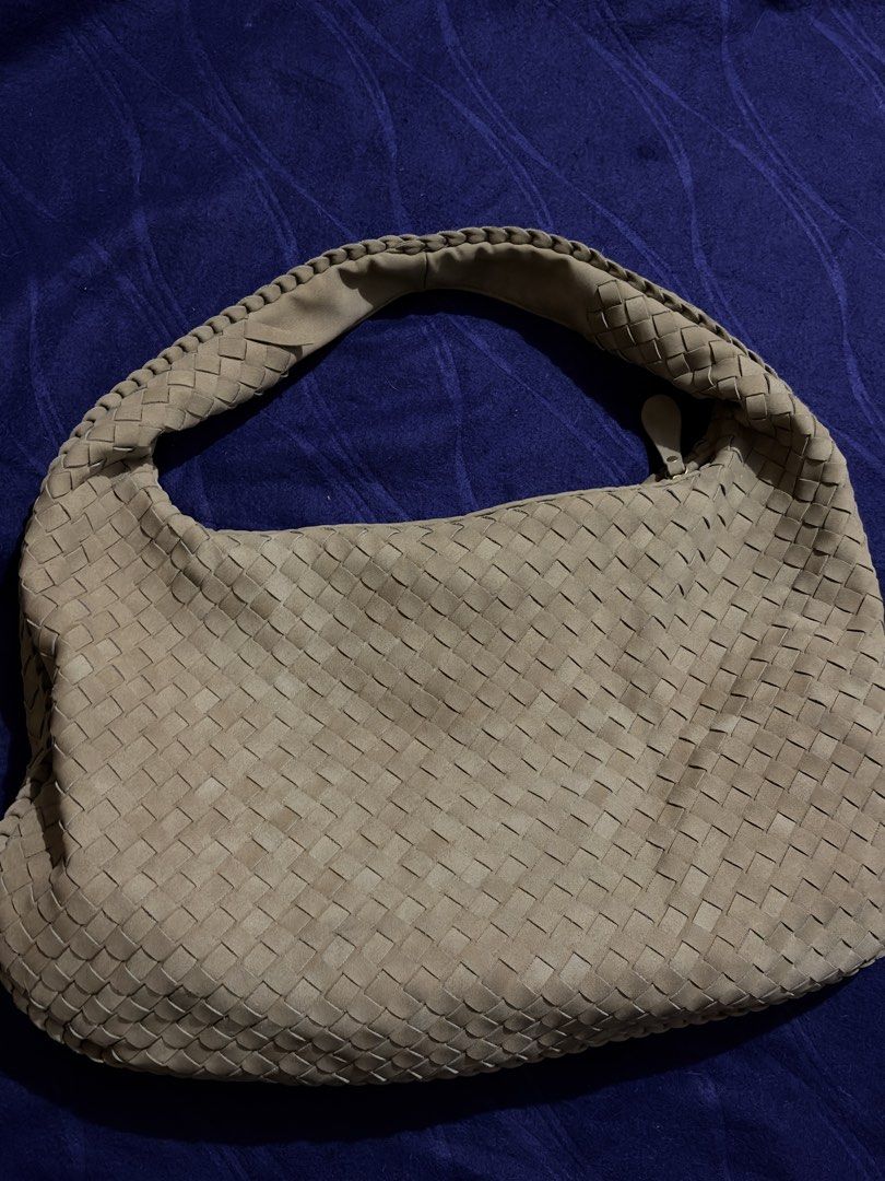 Closet Clear-Out 👜 (Category: Purses & Pouches) located in Manila. Submitted by sf.closet (Listing ID 1469106706, Image 1). Description: 300 each.