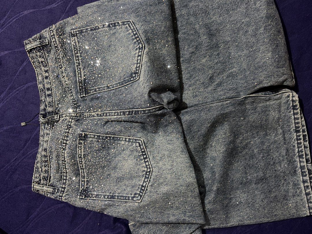 Closet Clear-Out 👖 (Category: Jeans) located in Manila. Submitted by sf.closet (Listing ID 1469107344, Image 2). Description: 400 each.
