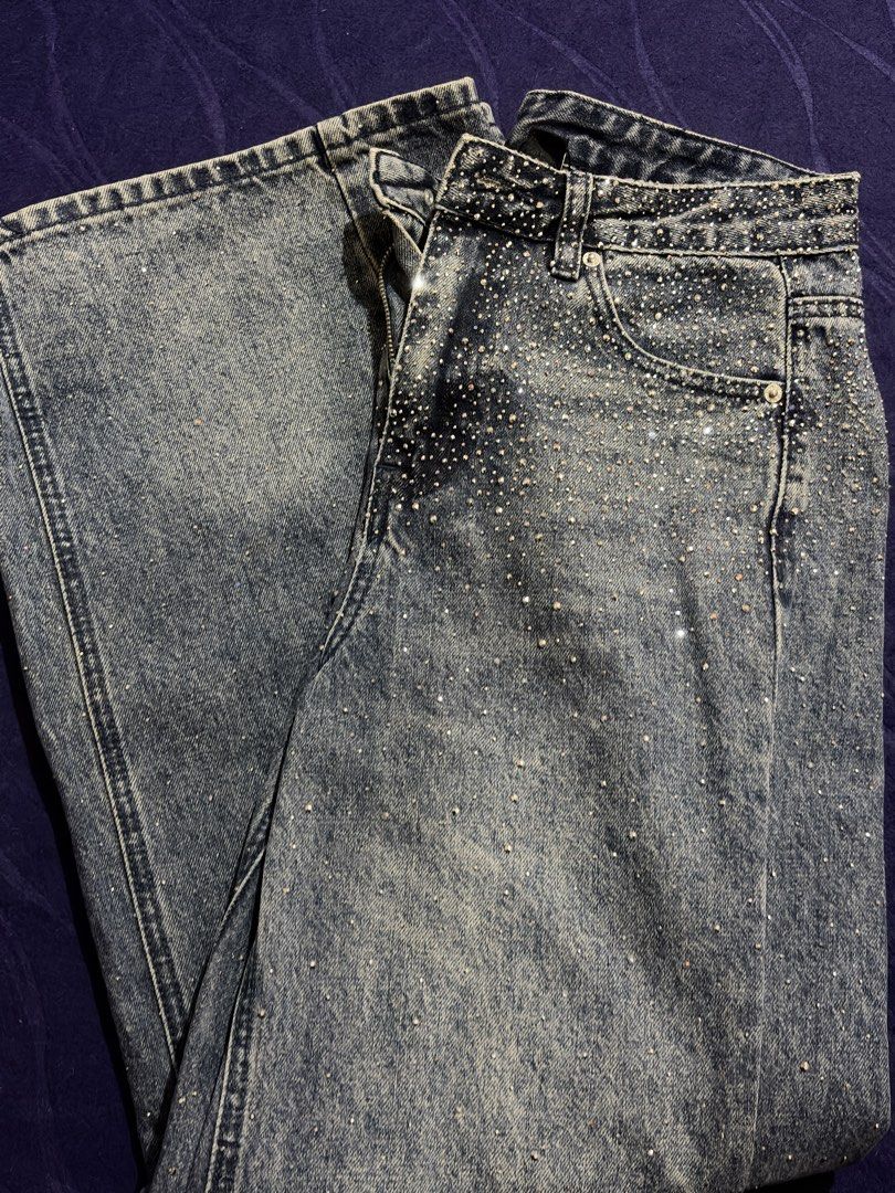 Closet Clear-Out 👖 (Category: Jeans) located in Manila. Submitted by sf.closet (Listing ID 1469107344, Image 1). Description: 400 each.