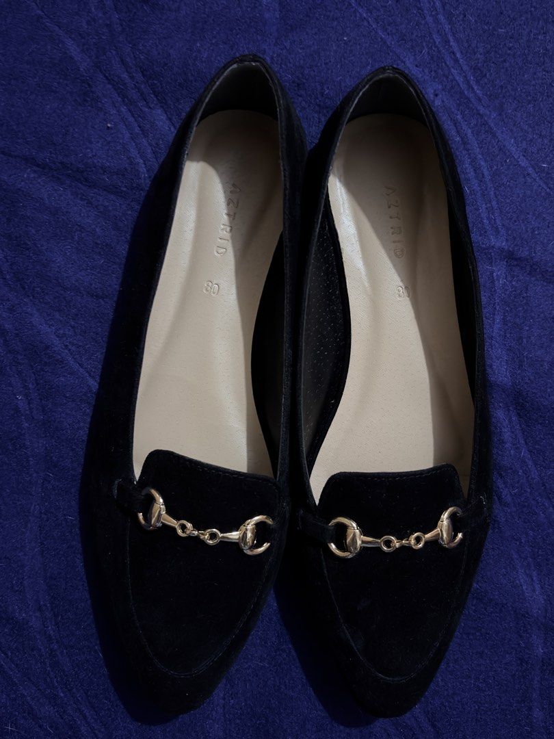 Closet Clear-Out 🥿 (Category: Flats & Sandals) located in Manila. Submitted by sf.closet (Listing ID 1469107594, Image 2). Description: .