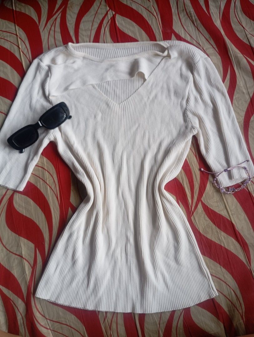 CLOTHES FOR SALE (Category: Shirts) located in Manila. Submitted by lilms.elcai (Listing ID 1468968572, Image 2). Description: ₱ 350 all fix price 📍 Calamba Laguna.
