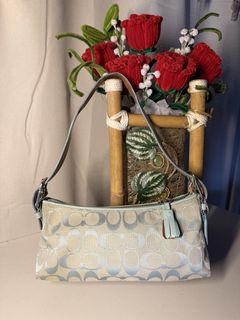 (Category: ) located in . Submitted by chic_coach (Listing ID 1468975910, Image 1). Description: .