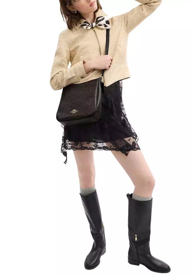 Coach Ellie File Bag (Category: Cross-body Bags) located in Las Pinas. Submitted by pachdeclutters (Listing ID 1469021356, Image 2). Description: COACH ELLIE FILE BAG👜 🏷️ 8500 pesos nego ● Fits your essentials : up to 11” i-Pad, Long Wallet, cosmetic pouch, small umbrella, etc.. ● Dimensions: Length: 10.25” Height: 9.5” Width: 2.75” ● Materials: Signature coated canvas and refined pebble leather Adjustable strap with 21” drop for shoulder or cr