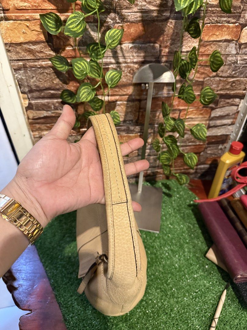 Coach Ergo (Category: Luxury Bags & Wallets) located in Bacolod City. Submitted by aizaramas (Listing ID 1469054884, Image 3). Description: small size Coach Ergo.
