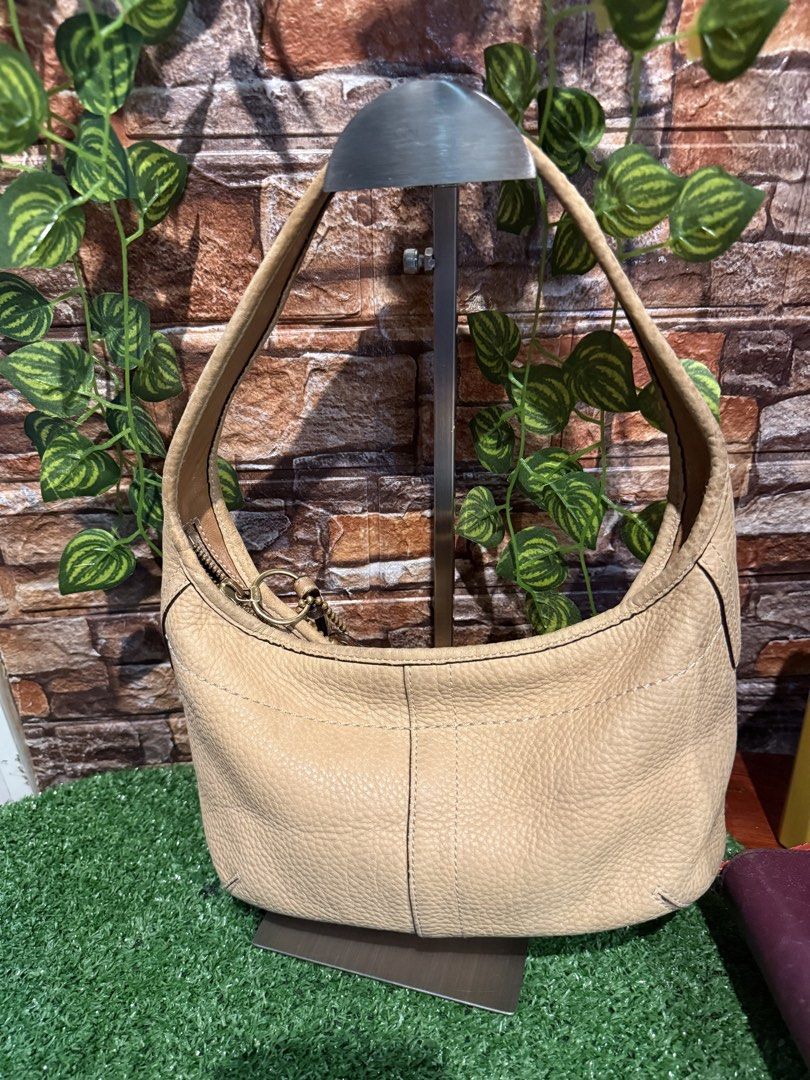 Coach Ergo (Category: Luxury Bags & Wallets) located in Bacolod City. Submitted by aizaramas (Listing ID 1469054884, Image 2). Description: small size Coach Ergo.