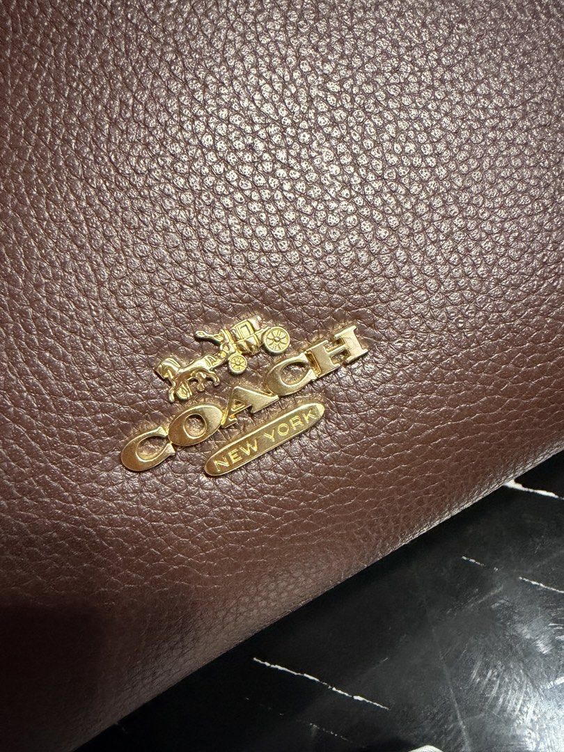 Coach hobo two way bag (Category: Announcements) located in Bulacan. Submitted by jcasey_1991 (Listing ID 1468944596, Image 3). Description: 👜✨ PRELOVED BAGS • JAPAN SOURCE 🇯🇵💖 Looking for beautiful, presentable bags at affordable prices? 🛍️✨ We offer Japan-sourced preloved bags, carefully selected for their quality and style. 💕 👜 WHAT TO EXPECT: ✨ All bags come with their own code and dust bag. ✨ Minimal flaws only, usually not easily not