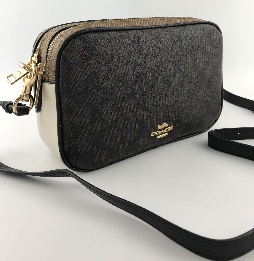 Coach Jes Cam Bag (Category: Shoulder Bags) located in Binan City. Submitted by pinkykeenshop (Listing ID 1469143373, Image 2). Description: .