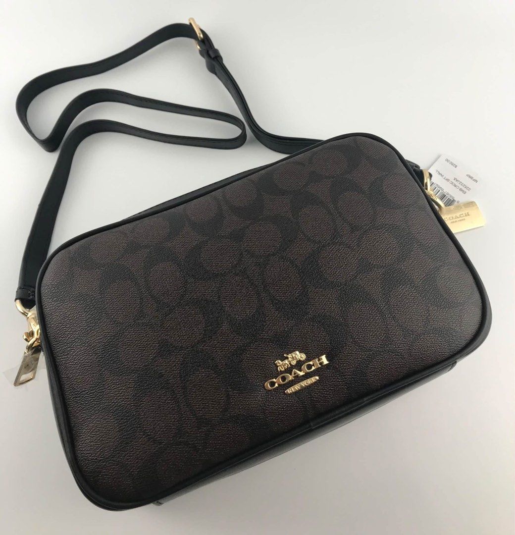 Coach Jes Cam Bag (Category: Shoulder Bags) located in Binan City. Submitted by pinkykeenshop (Listing ID 1469143442, Image 2). Description: .