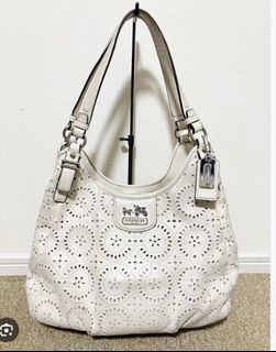 (Category: ) located in . Submitted by bags_unltd143 (Listing ID 1468956146, Image 1). Description: .