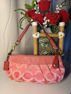 (Category: ) located in . Submitted by chic_coach (Listing ID 1468977149, Image 1). Description: .