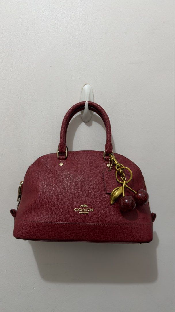 Coach Mini Sierra Satchel (Category: Luxury Bags & Wallets) located in Manila. Submitted by coffeepanda1234 (Listing ID 1469091489, Image 1). Description: Like new :) bilhin nyo na super pretty.