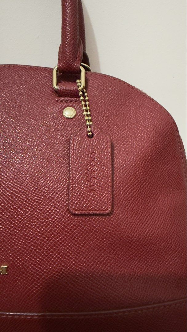 Coach Mini Sierra Satchel (Category: Luxury Bags & Wallets) located in Manila. Submitted by coffeepanda1234 (Listing ID 1469091489, Image 3). Description: Like new :) bilhin nyo na super pretty.