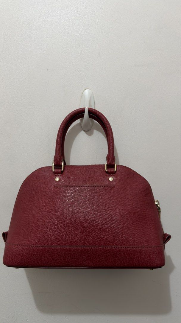 Coach Mini Sierra Satchel (Category: Luxury Bags & Wallets) located in Manila. Submitted by coffeepanda1234 (Listing ID 1469091489, Image 2). Description: Like new :) bilhin nyo na super pretty.
