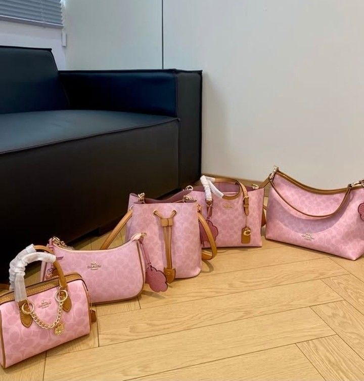 COACH POWDER PINK BAG - (Category: Shoulder Bags) located in Pasig City. Submitted by titalana2011991 (Listing ID 1468991603, Image 2). Description: PLEASE PM UR STYLE FOR THE PRICE.