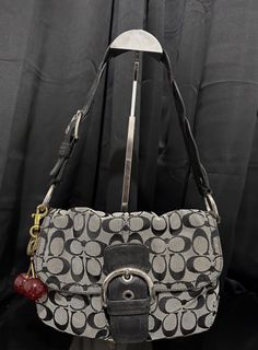 (Category: ) located in . Submitted by preloved__835 (Listing ID 1469064356, Image 1). Description: .