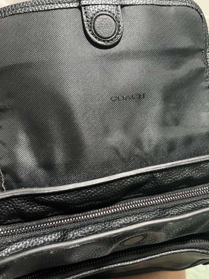 Coach sulivan sling bag for men (Category: Sling Bags) located in Caloocan City. Submitted by trebdy01 (Listing ID 1469094207, Image 3). Description: .