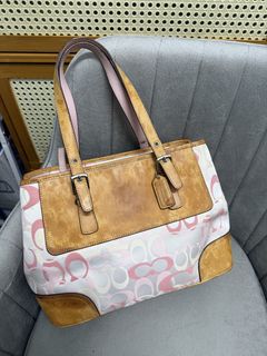 (Category: ) located in . Submitted by prettyold.bags (Listing ID 1469103853, Image 1). Description: .