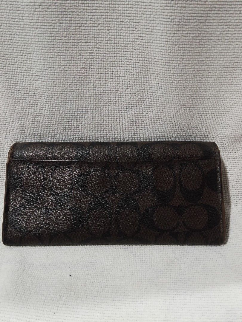 coach wallet (Category: Luxury Bags & Wallets) located in Manila. Submitted by pagodnicole50491 (Listing ID 1469086193, Image 2). Description: .
